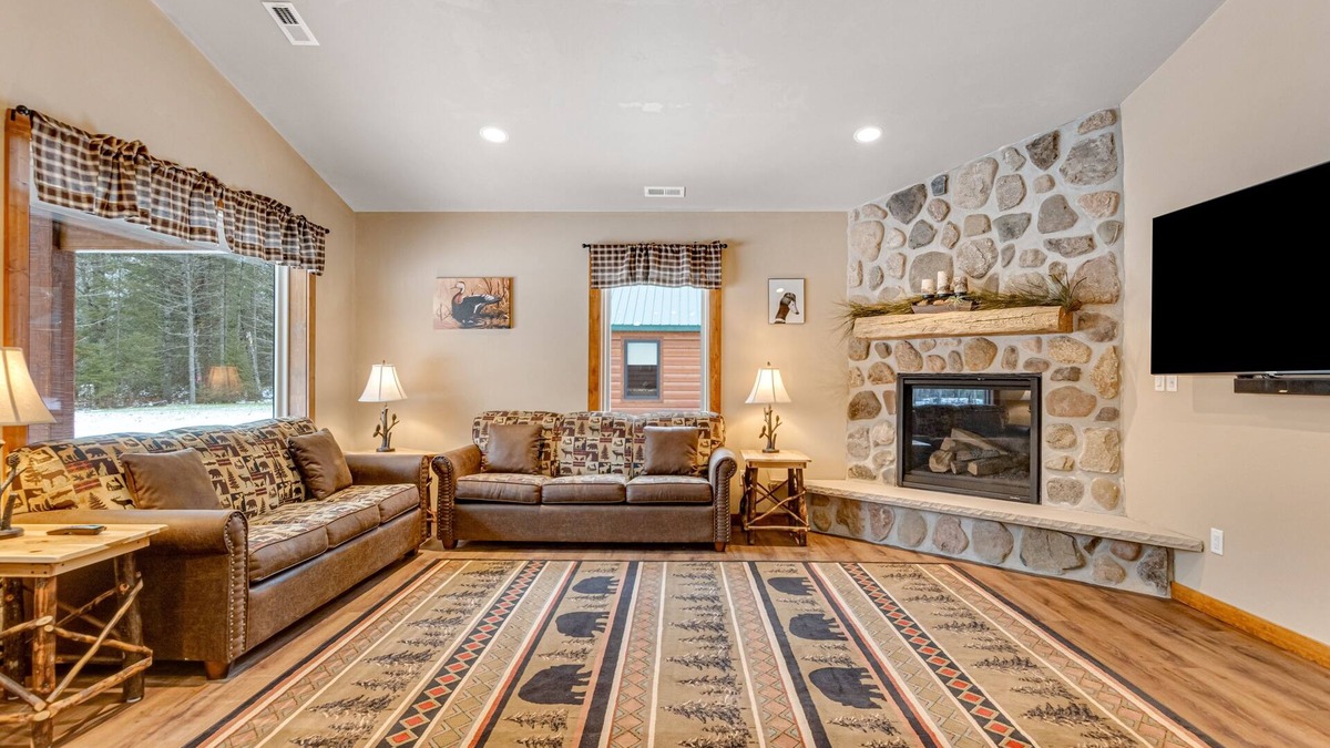 Conover Cabin | Modern dog-friendly cabin with hot tub, gas fireplace, patio, grill, & central AC