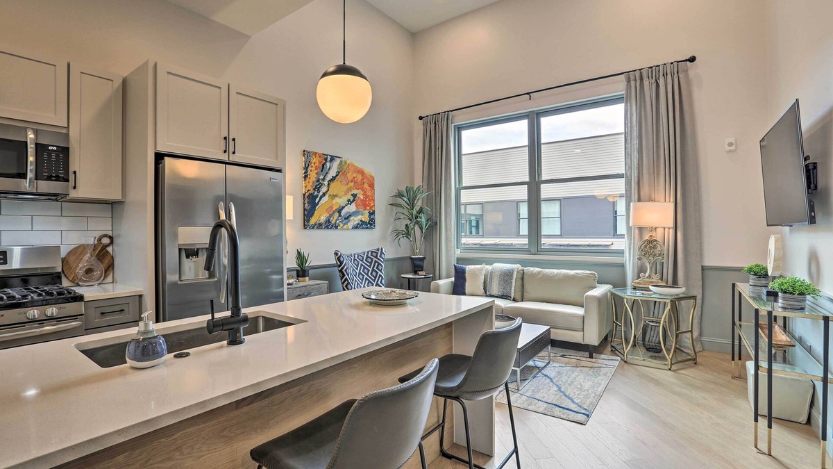 Central City Condo | Modern Downtown Birmingham Condo w/Rooftop Access