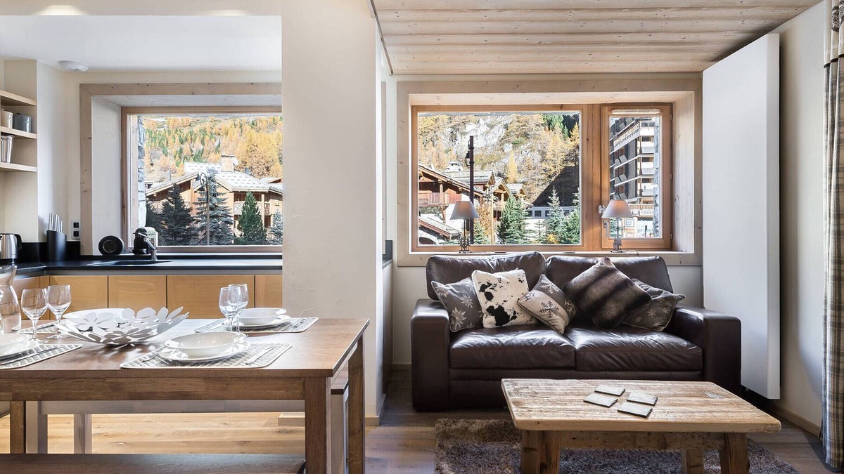 Le Cret Apartment | Modern Duplex Apartment, Ski Shuttle, Parking, Pet-Friendly