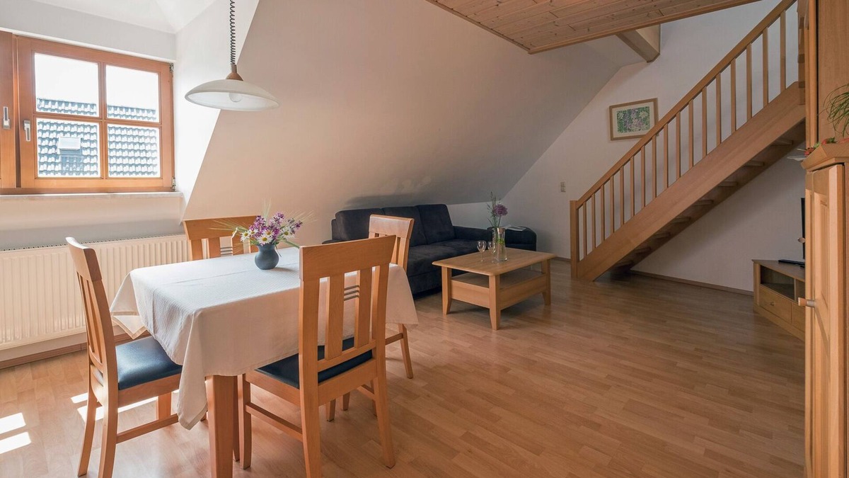 Wunsiedel Apartment | Modern eingerichtete Ferienwohnung im Dachgeschoss