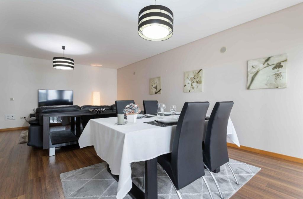 Reboleira Apartment | Modern & Elegant 2 bedroom in Amadora by GT House