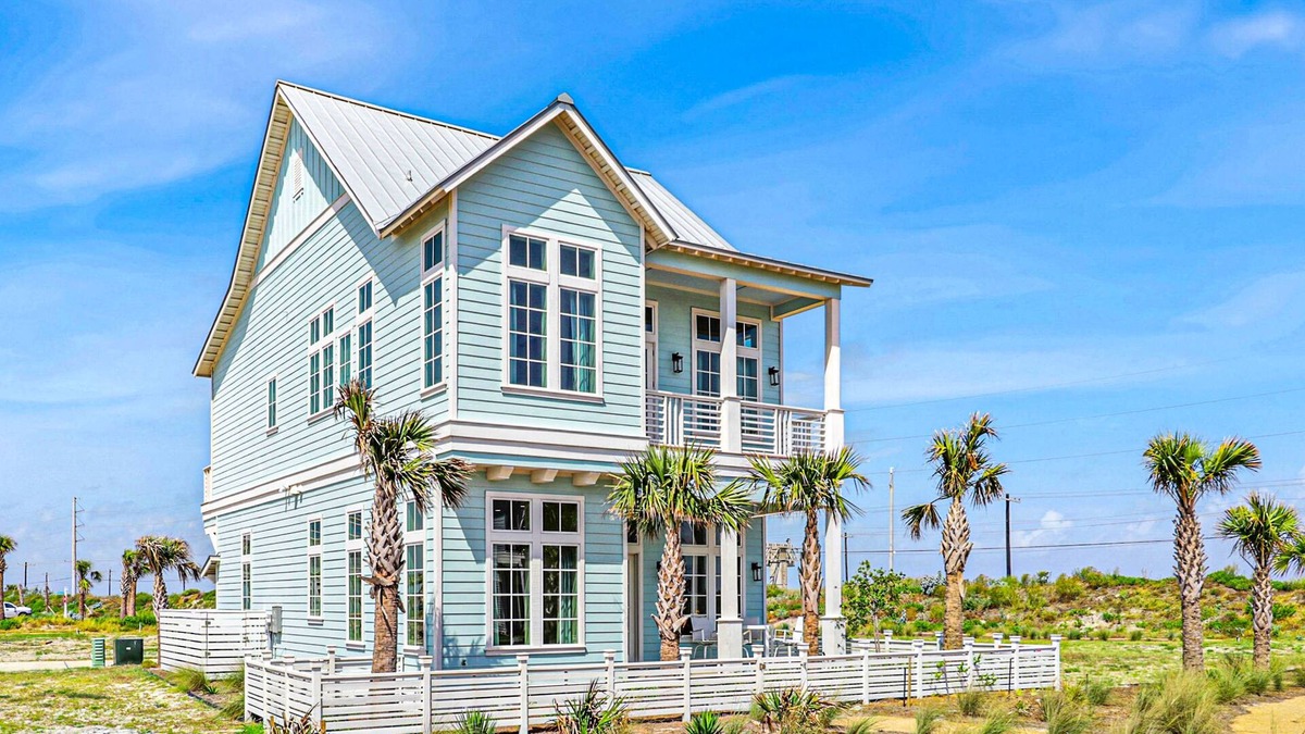Port Aransas House | Modern & Elegant home w/access to Palmilla Beach Resort golf, pool, beach