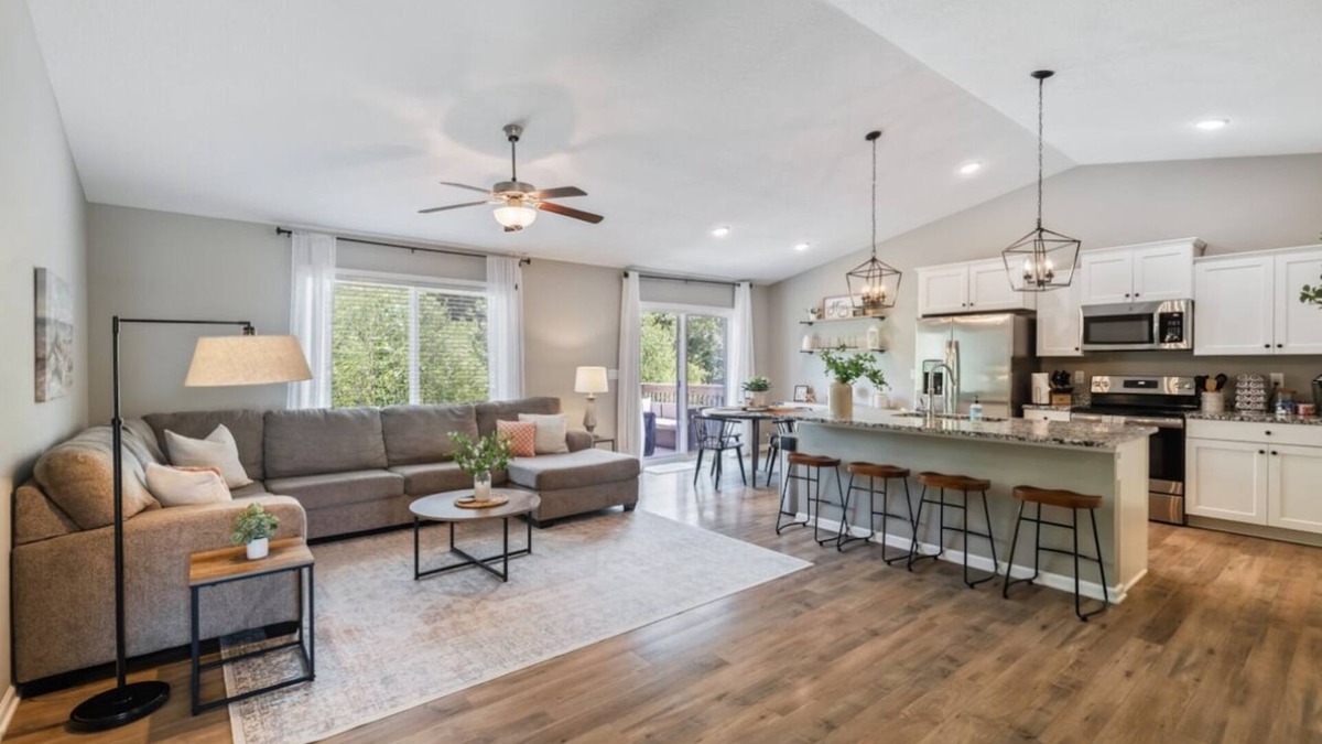 Berwick House | Modern Escape - HotTub+Game Room