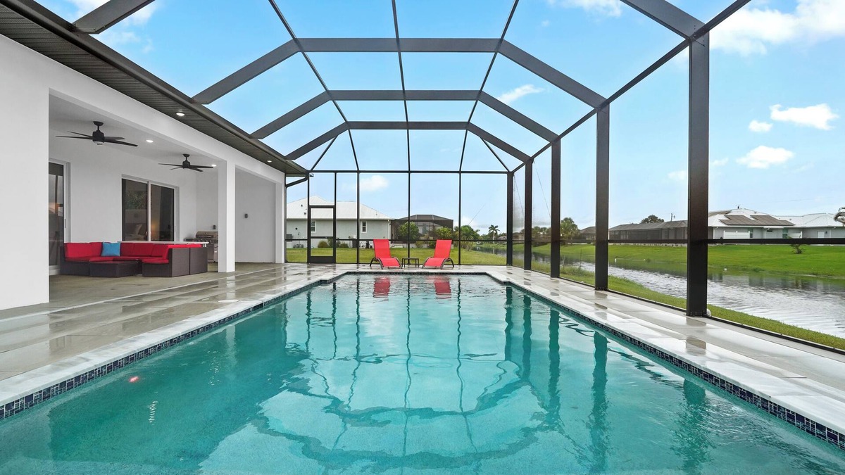 Pine Valley House | Modern Escape in Florida