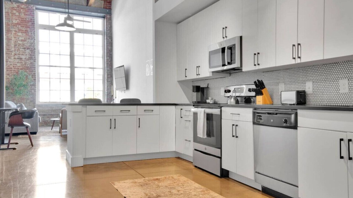 Judson Apartment | Modern Escape | Pool | Easy Access to DT & More!