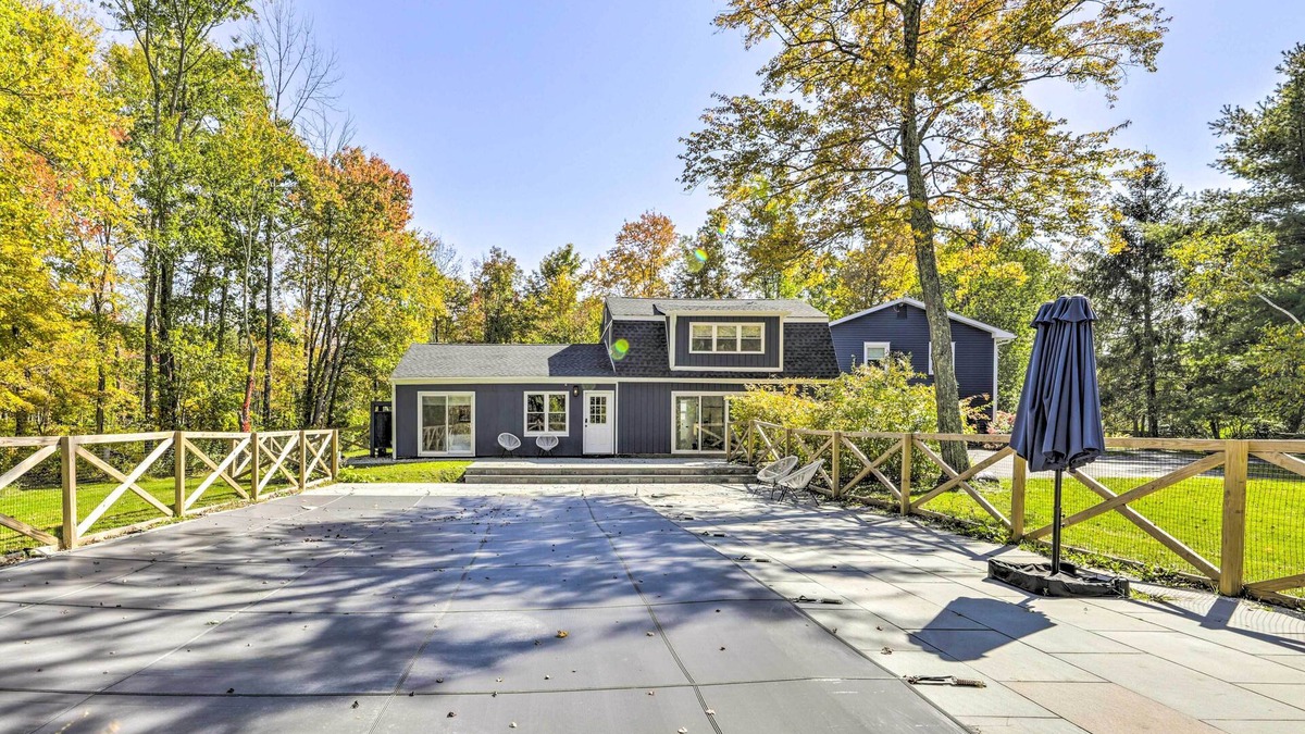 Marble Dale House | Modern Escape w/Fire Pit, Near Lake Waramaug