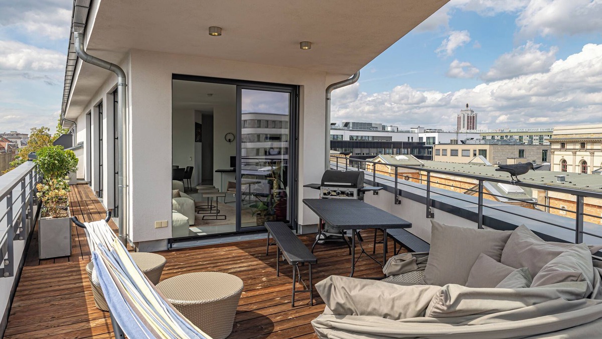Zentrum-Suedost Apartment | Modern & Exclusive Penthouse in Top Location w/Roof Terrace & Garage
