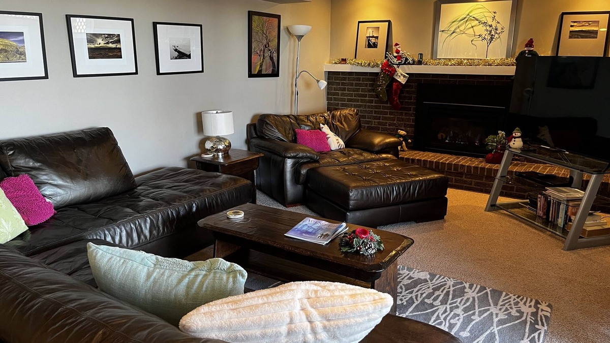 Scenic Heights Apartment | Modern Executive Apartment, Full Kitchen, Hot Tub