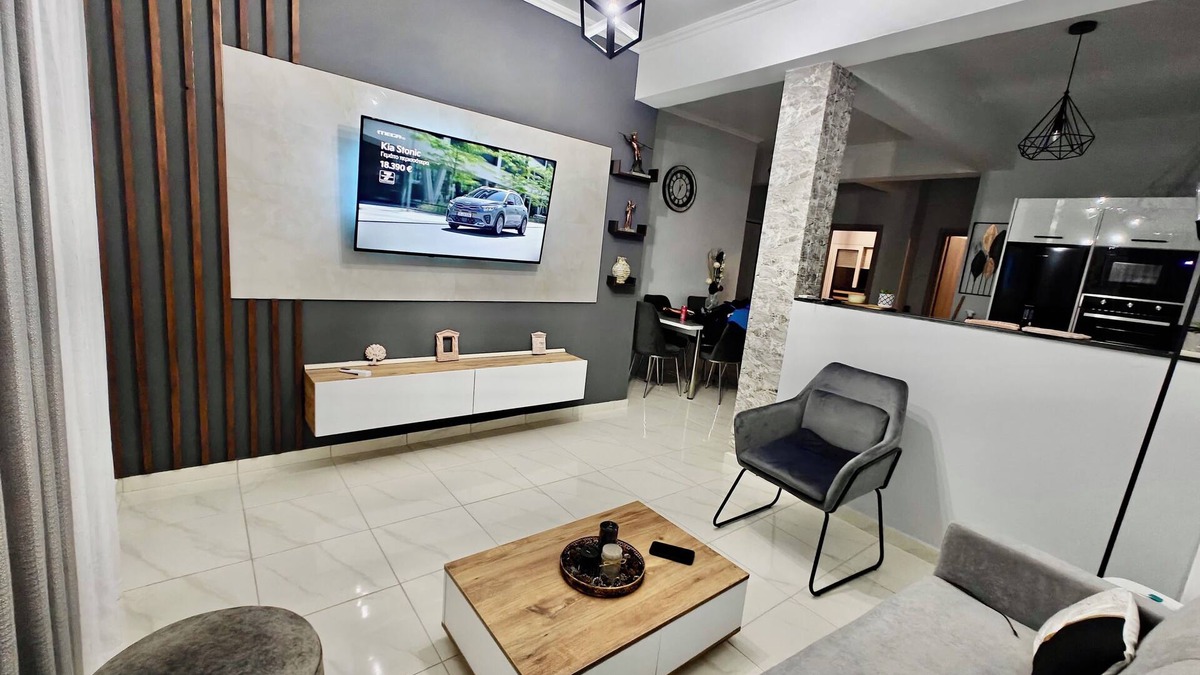 Athens City Centre Apartment | Modern family apartment in historical Athens center. nnCasa Di Leandro