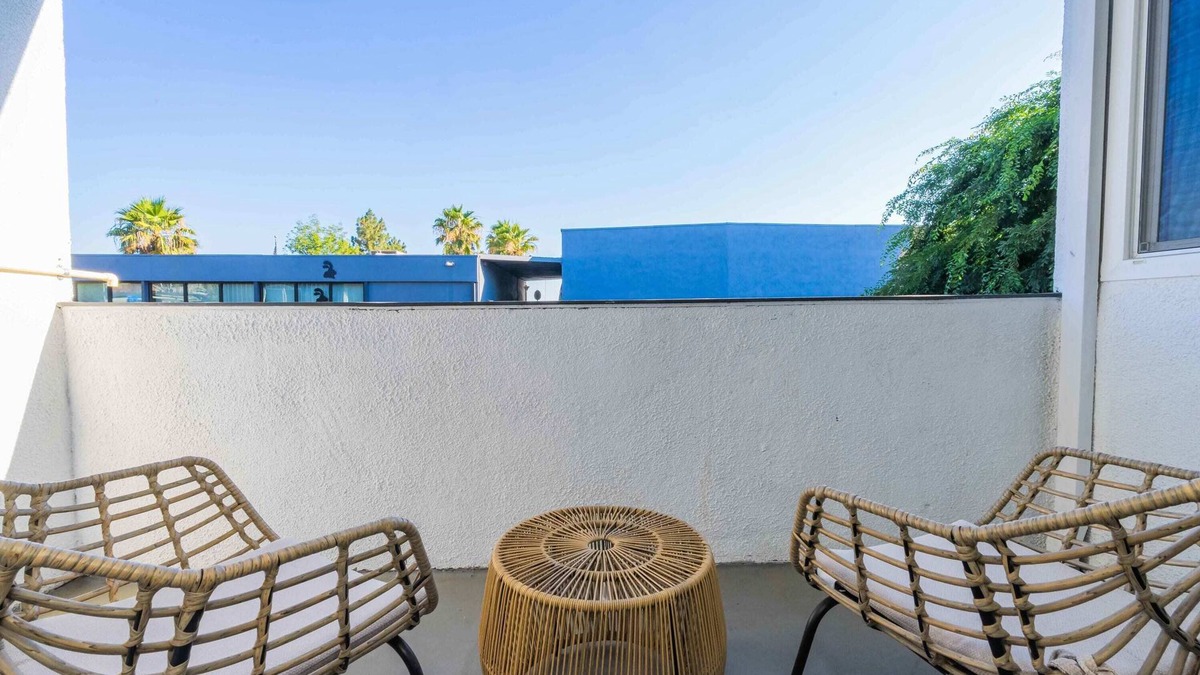 Altadena Apartment | Modern Family Getaway w/Spacious Living Areas #4