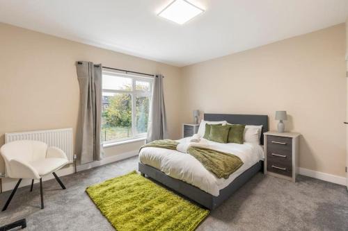 Waltham Abbey Apartment | Modern Family Home Waltham Abbey Free Parking