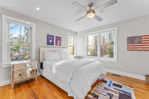 Vineyard Haven House | Modern Family Home Walkable to Town