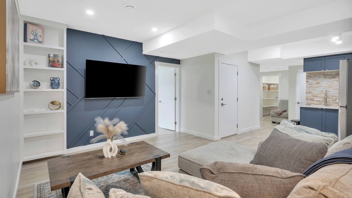 Southwest Edmonton Apartment | Modern Family Sized Guest Suite With All Essentials