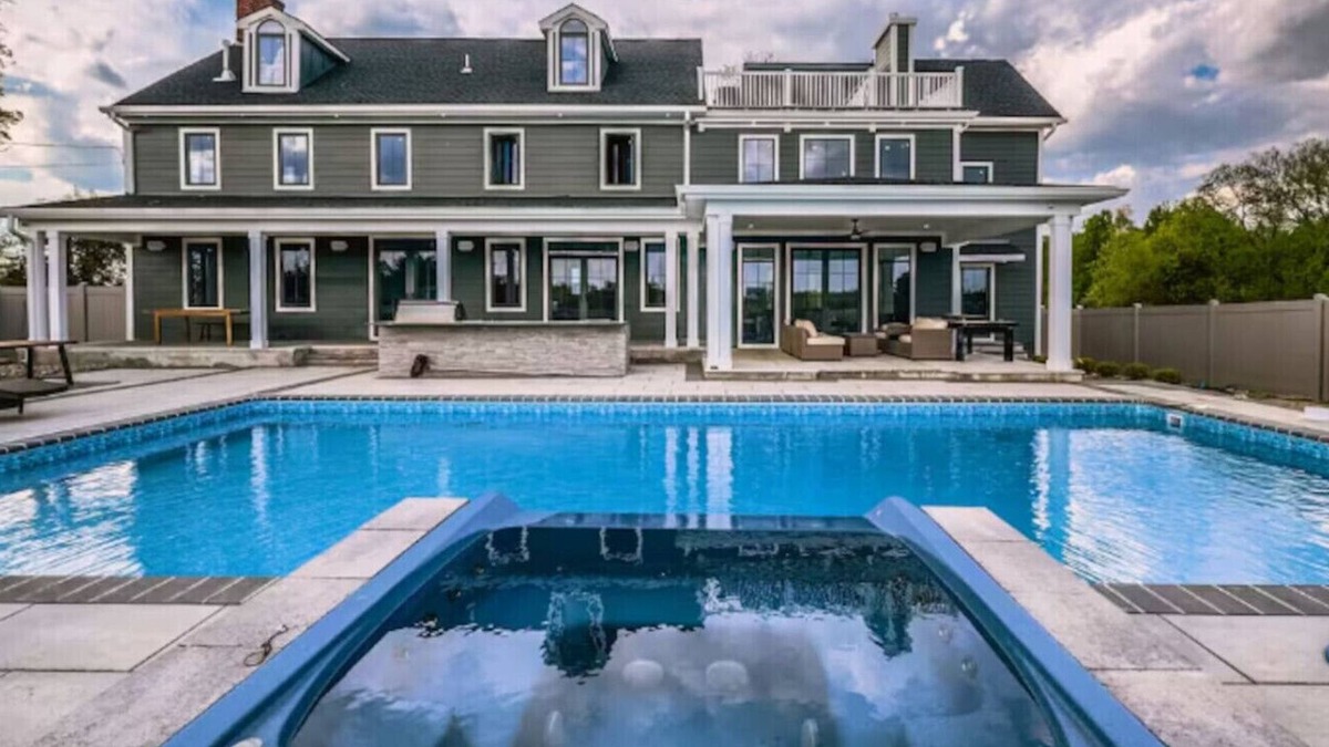 Jacobstown Villa | Modern Farm Estate Close to Six Flags and Vineyards!