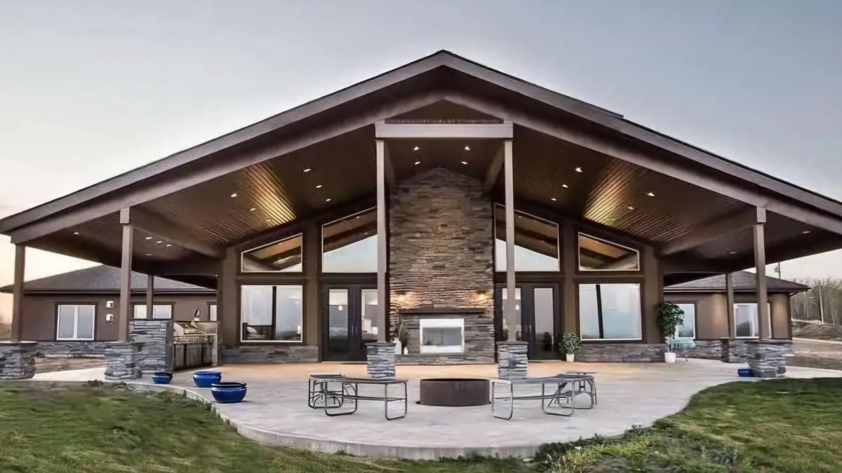 Division No. 11 Other | Modern Farm House | 11-Bed Home | Private 136 Acres | Pet Friendly