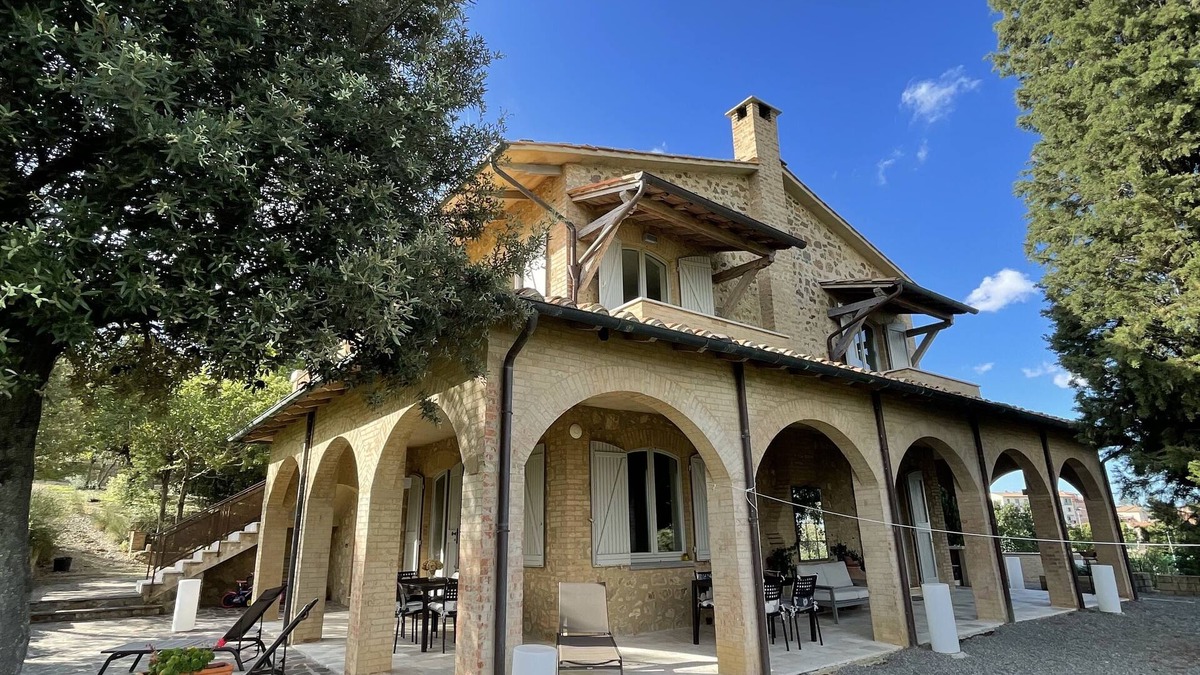 San Quirico d'Orcia House | Modern Farmhouse surrounded by vineyard/olive groves, 5 min from the town center