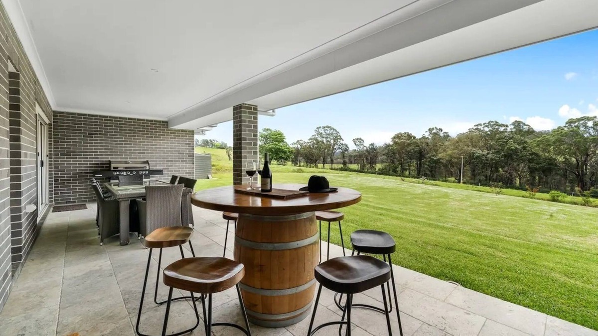 Yatte Yattah House | Modern Farm Stay - South Coast