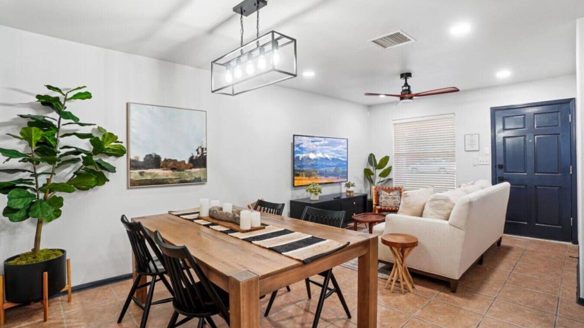 Northeast El Paso House | Modern Farmhouse 3 Bedroom Near Ft. Bliss