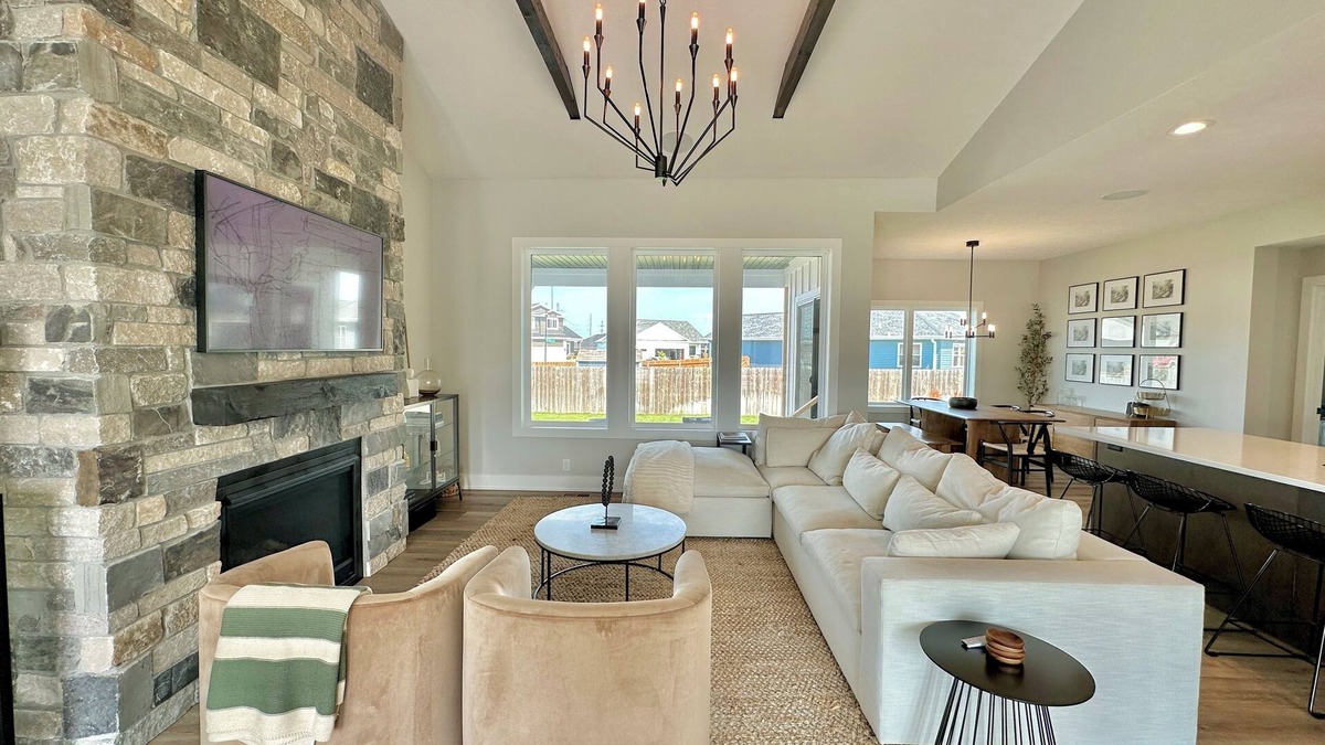 Lincoln House | Modern Farmhouse - 4 Bd 3 Bth