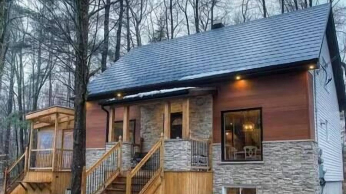 Bellefeuille House | Modern Farmhouse Cozy Chalet + Private Spa