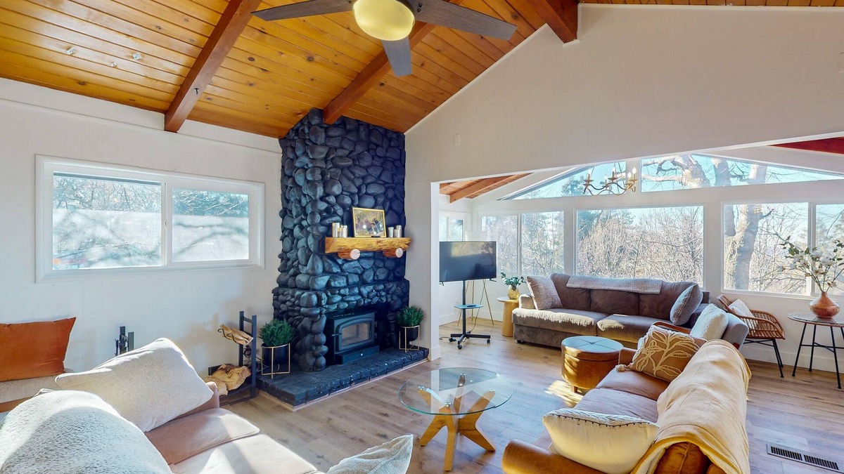 Crestline Cabin | Modern farmhouse cabin w/multiple decks, a fireplace & A/C-close to outdoor fun