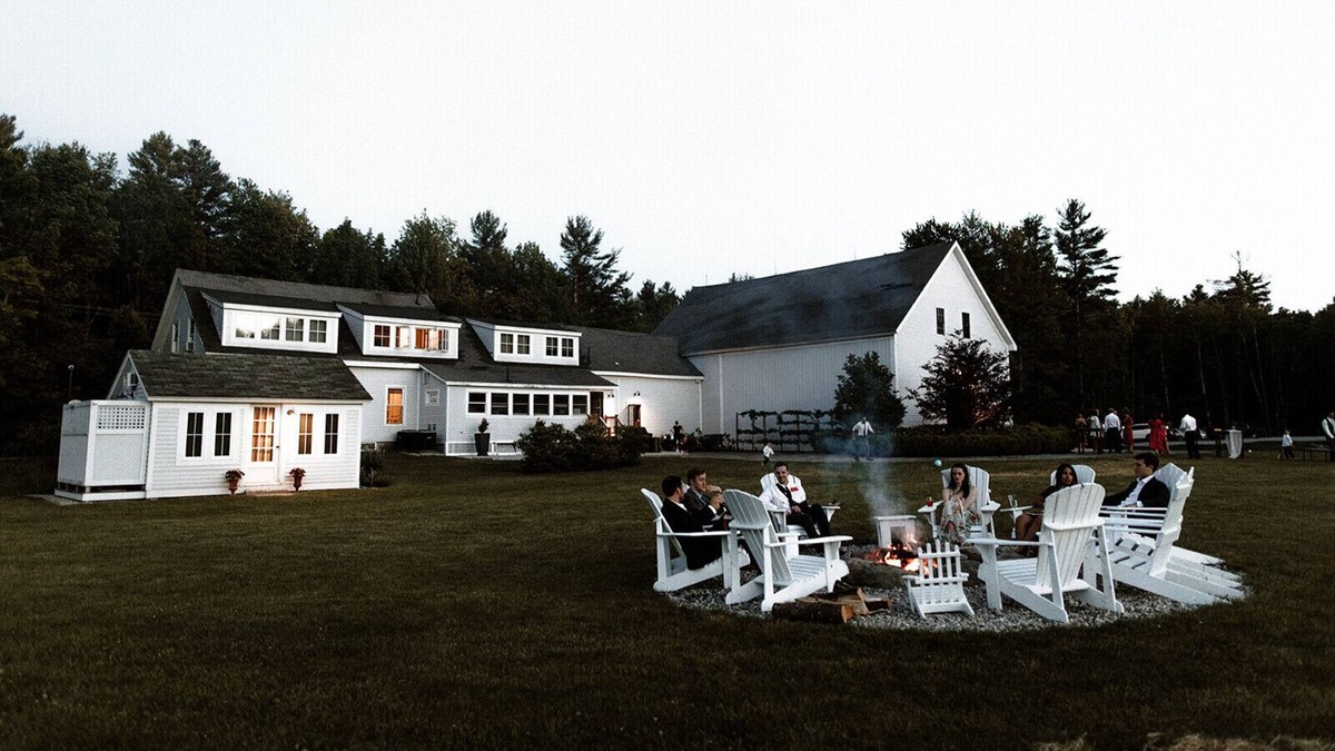 Buxton House | Modern farmhouse for 10ppl - 20 min to ocean and 1 hr to ski