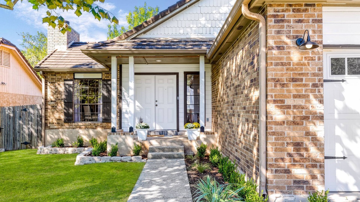 Boerne House | Modern Farmhouse Home in Downtown Boerne Hill Country off Main St