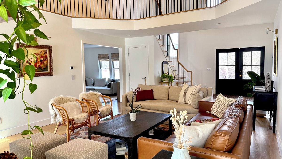 Red Hook House | Modern Farmhouse: Ponds, Barn near Rhinebeck, Hudson & Kingston!