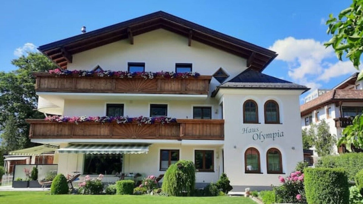 Sistrans Apartment | Modern feel-good studio * for 2 people near Innsbruck with terrace