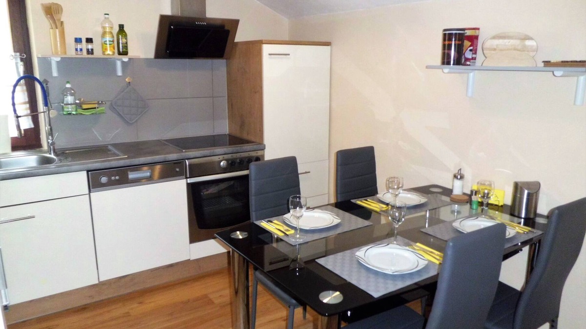 Bad Hofgastein Apartment | Modern FEWO centrally located with free entry to the Alpentherme, only 400m from the ski lift