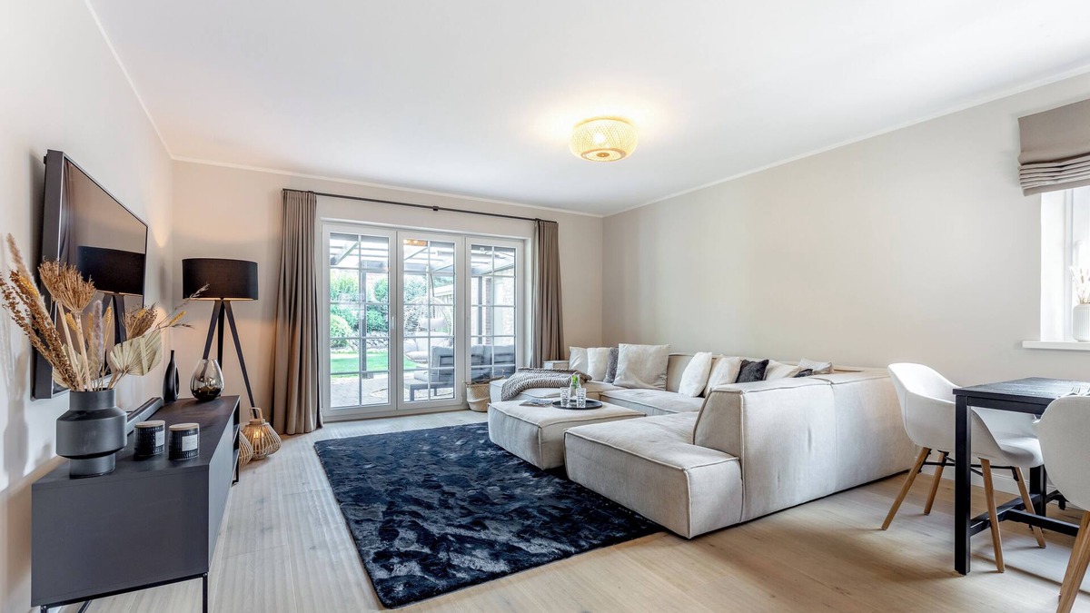 Sylt-Ost Apartment | Modern first floor apartment with spacious terrace and private garden