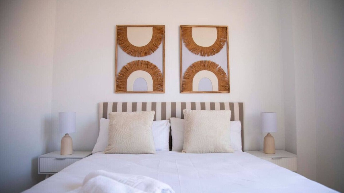 Abena Apartment | Modern flat for Pyrenees Adventures - Free Parking