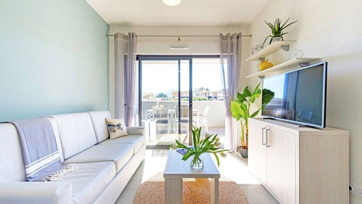 La Faviere Apartment | Modern Flat with Pool and Parking at la Favière