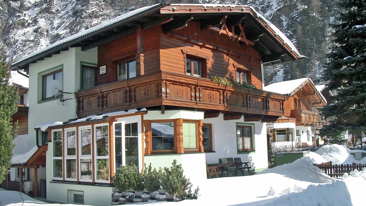Unterlaengenfeld Apartment | Modern flat in Längenfeld near ski area