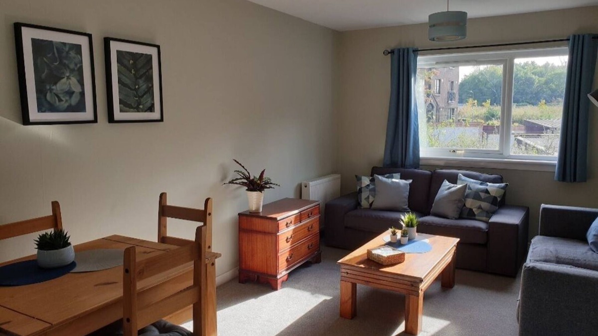 Dalry Apartment | Modern flat near Murrayfield Stadium, sleeps 4