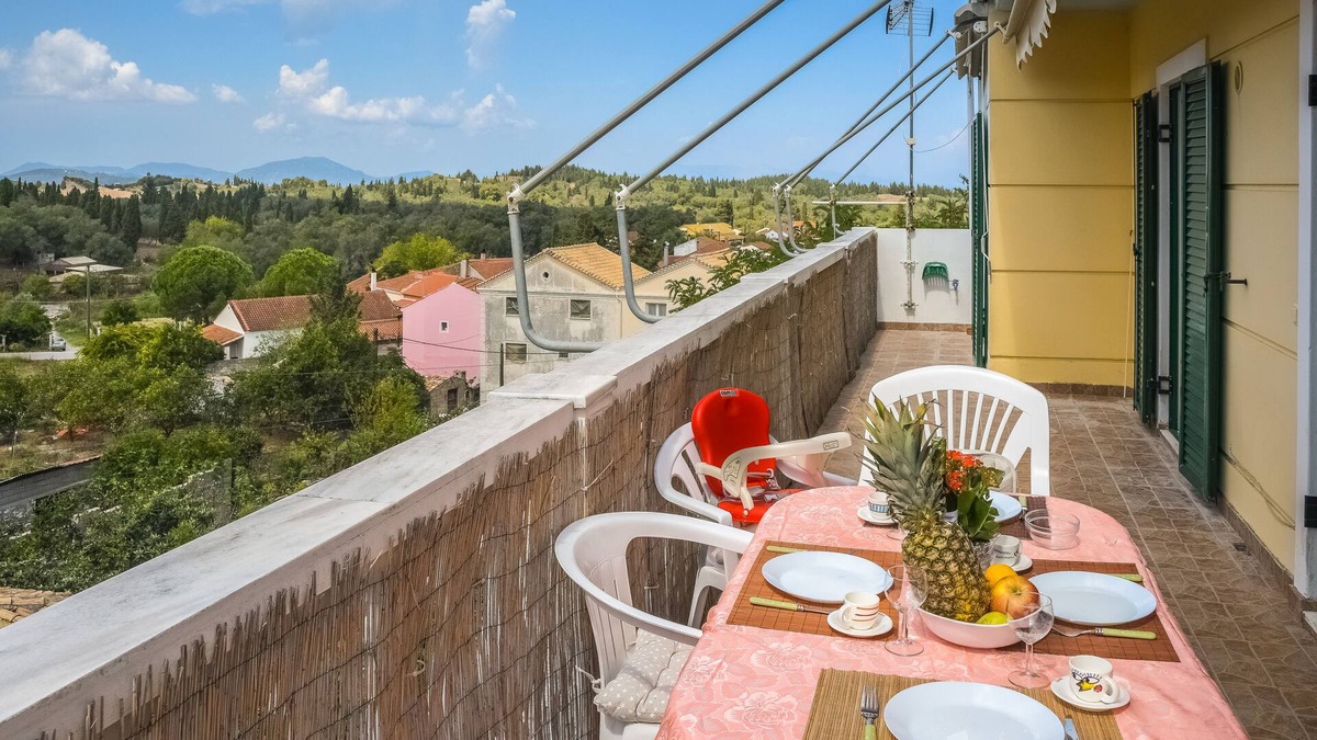 Molos Apartment | Modern flat with beautiful views