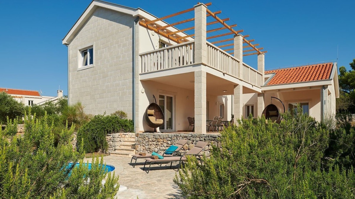 Stari Grad Villa | Modern four-bedroom Villa Nella with private pool and beautiful sea view