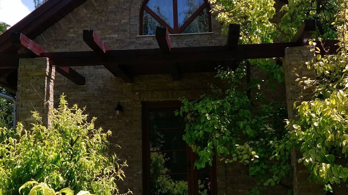 Agard House | Modern furnished, air-conditioned, exclusive holiday home.
