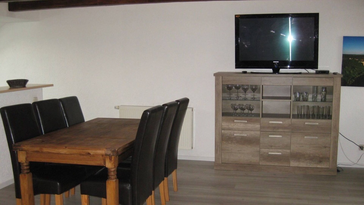 Plauen Apartment | Modern furnished and spacious apartment in Stadtzenrum Plauens