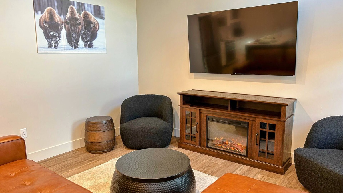 Driggs House | Modern Gem 2 Kings Bunks Hot Tub Walkable to Driggs Mountain Views
