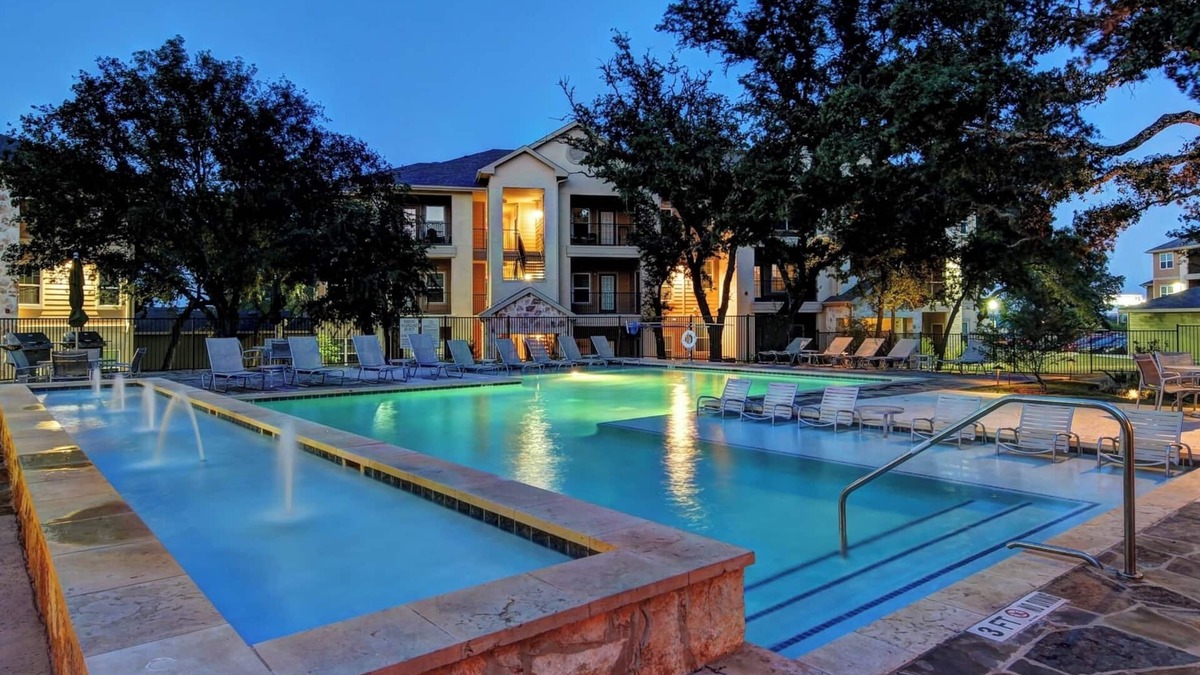 San Antonio Condo | Modern Getaway Condo