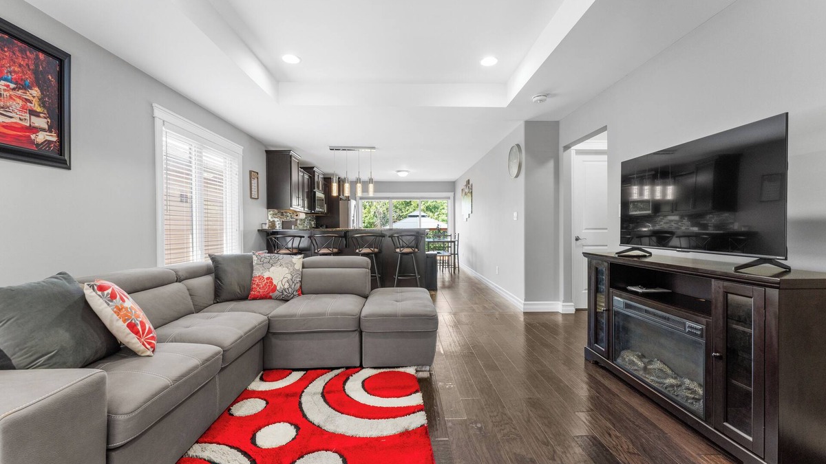 Amherstburg House | Modern Getaway In Amherstburg | Wine, Style & Relaxation