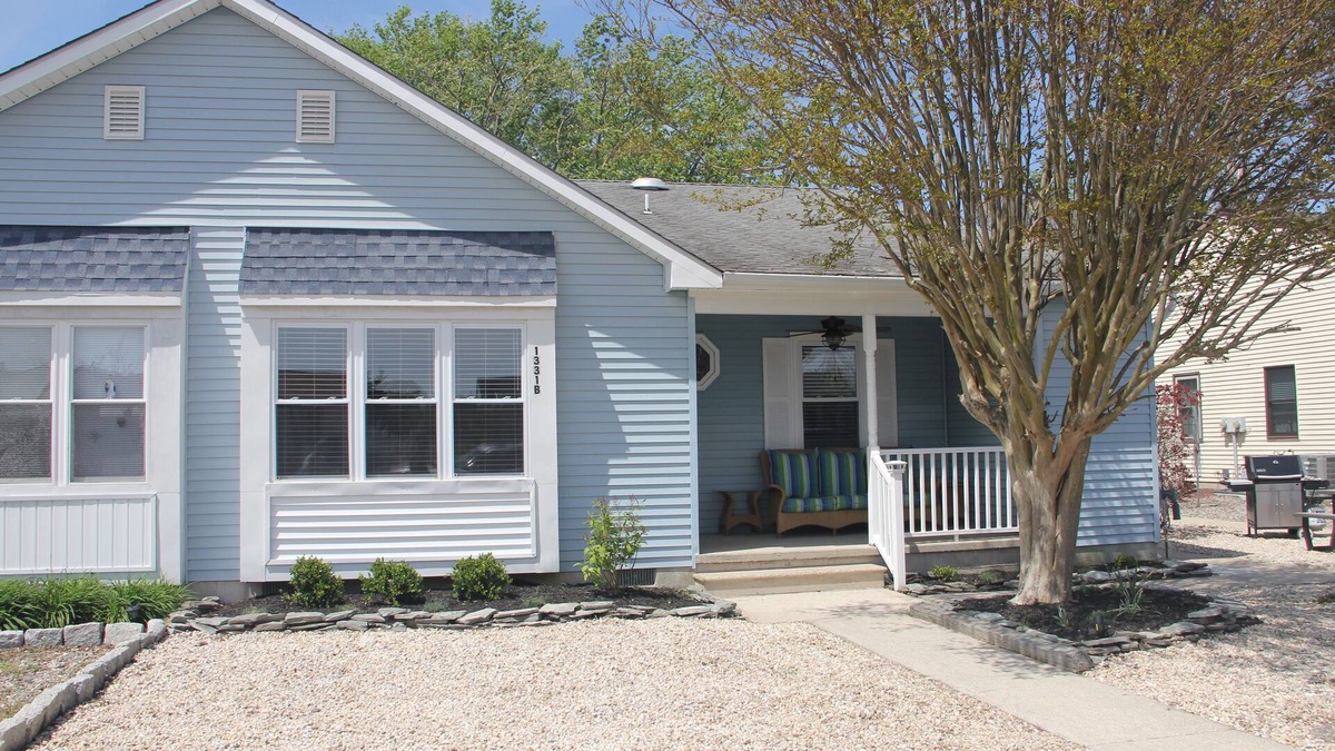 Village Green House | Modern Getaway within walking distance to the harbor!