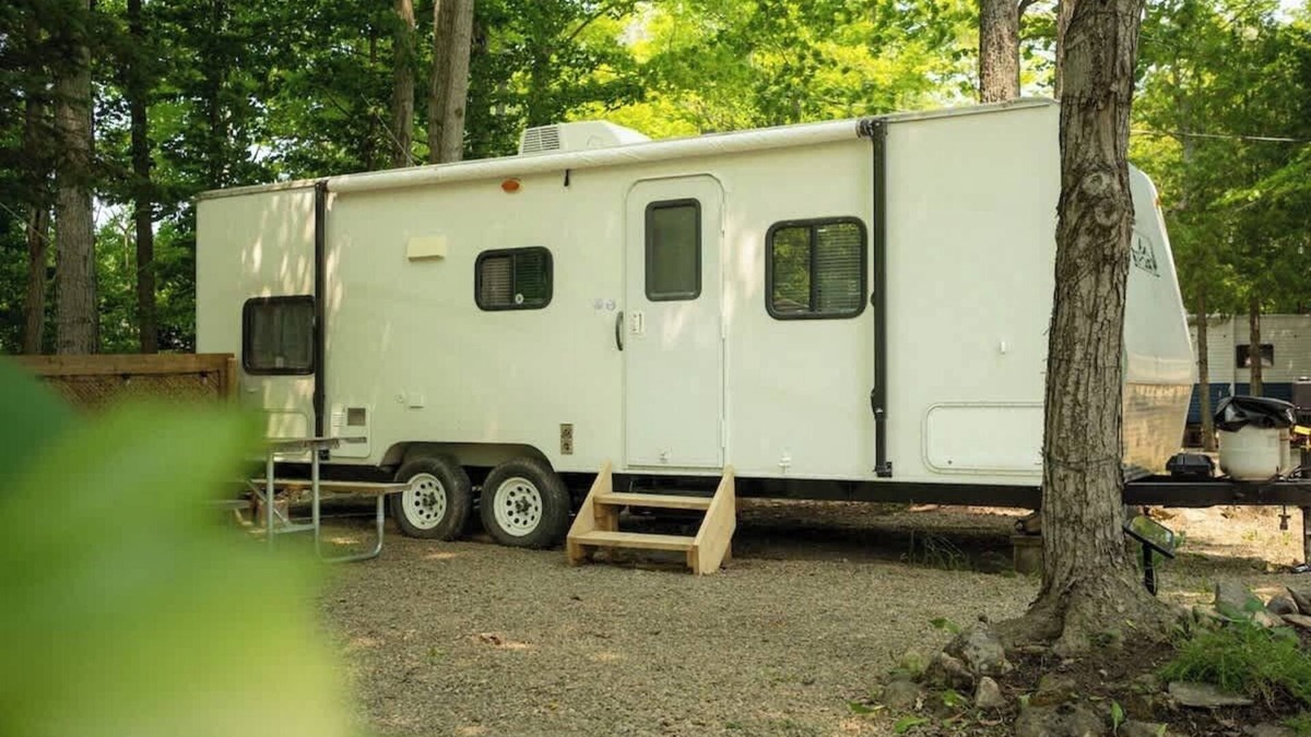 Miller Lake House | Modern Glamping RV | Near Tobermory & Grotto