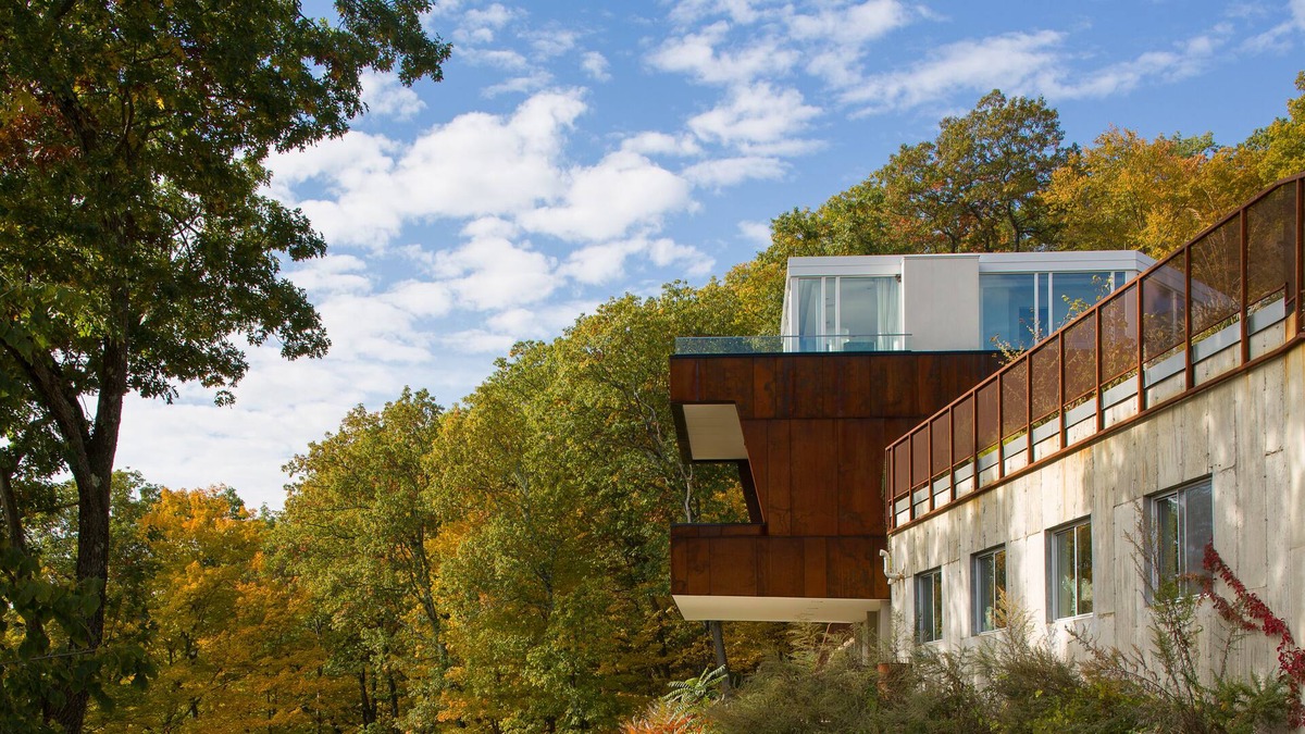 Putnam Valley House | Modern glass home on a private Mountain. Wonderful for families or group retreat