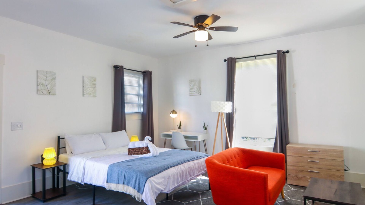 Metropolitan Apartment | Modern Guest Home in Historic District Savannah