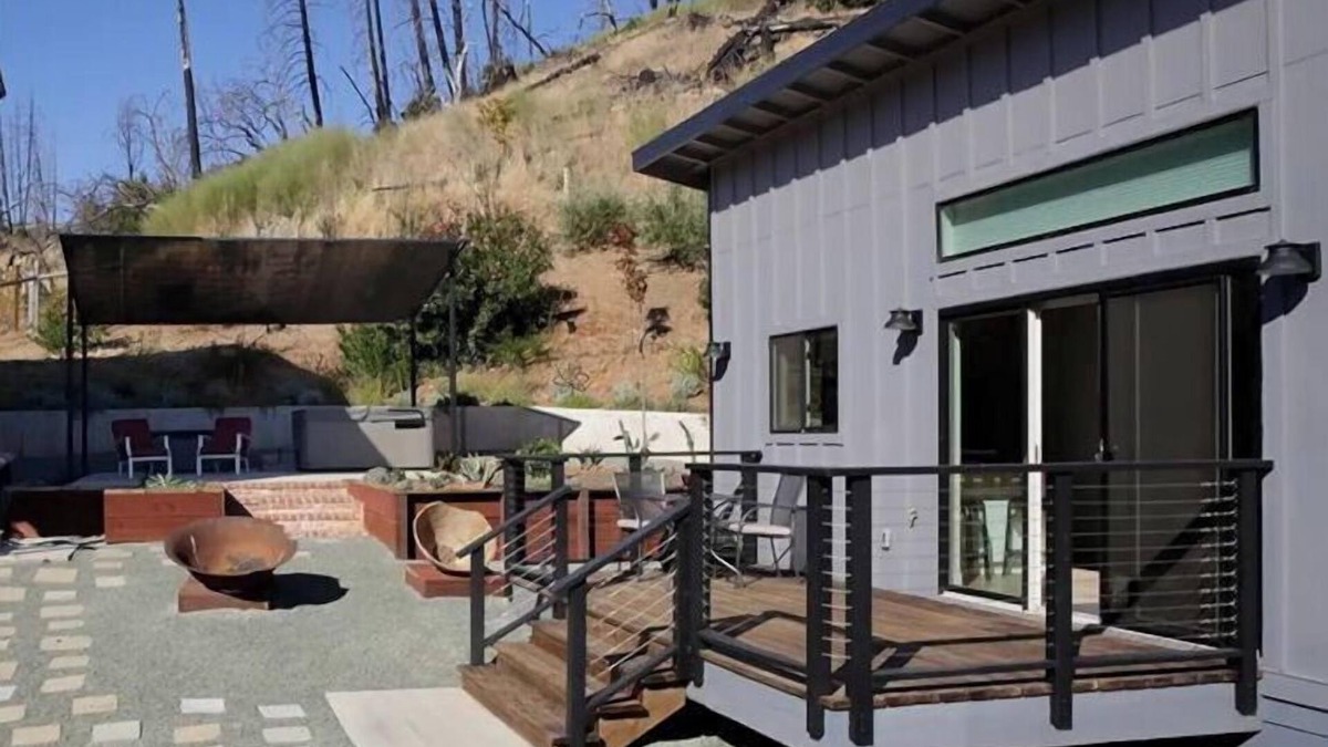Middletown Apartment | Modern Guest House in the Vineyard