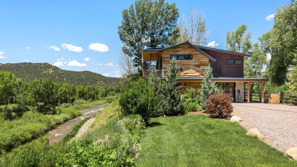 El Jebel House | Modern Guesthouse Roaring Fork