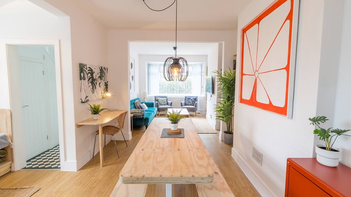 Newport House | Modern Haven, Sleeps 6, Free Parking, Central.