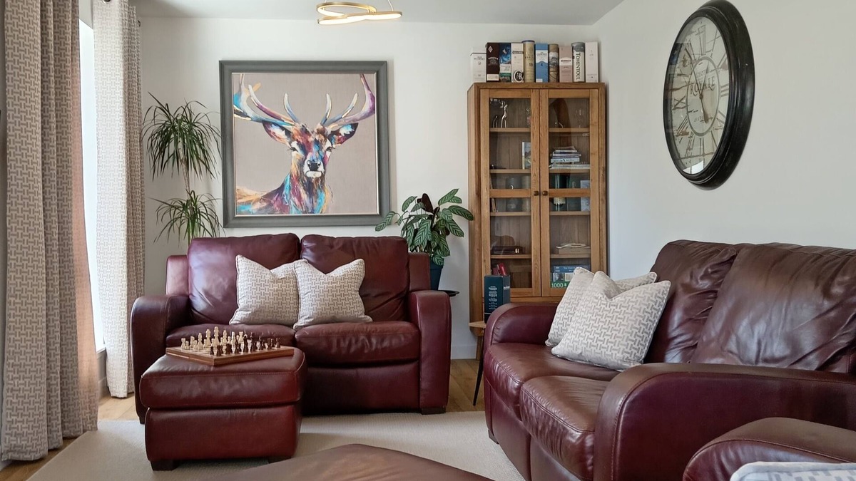 Balloch House | Modern Highland Retreat | Sleeps 7 + Infants | Quiet Family Area Near Inverness